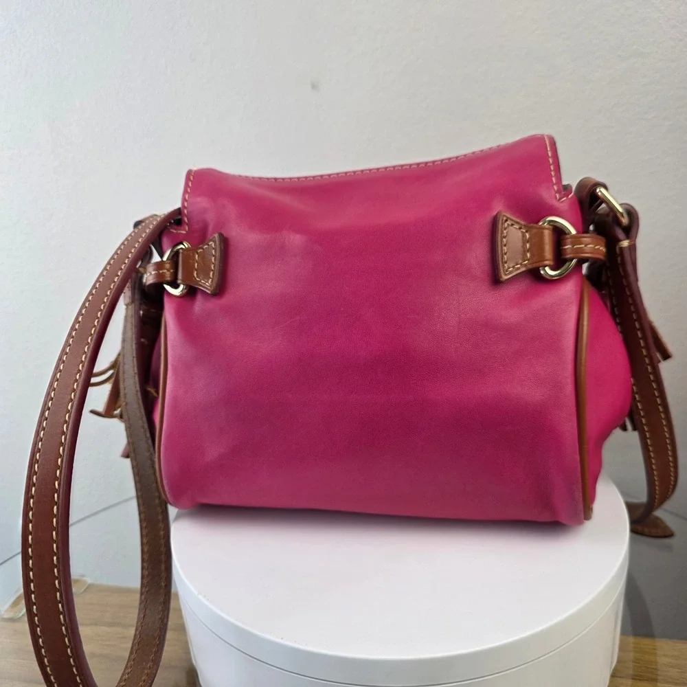 Dooney & Bourke Lambskin Leather Crossbody Bag Fuschia Brown Trim Tassels Rare - Picture 3 of 16